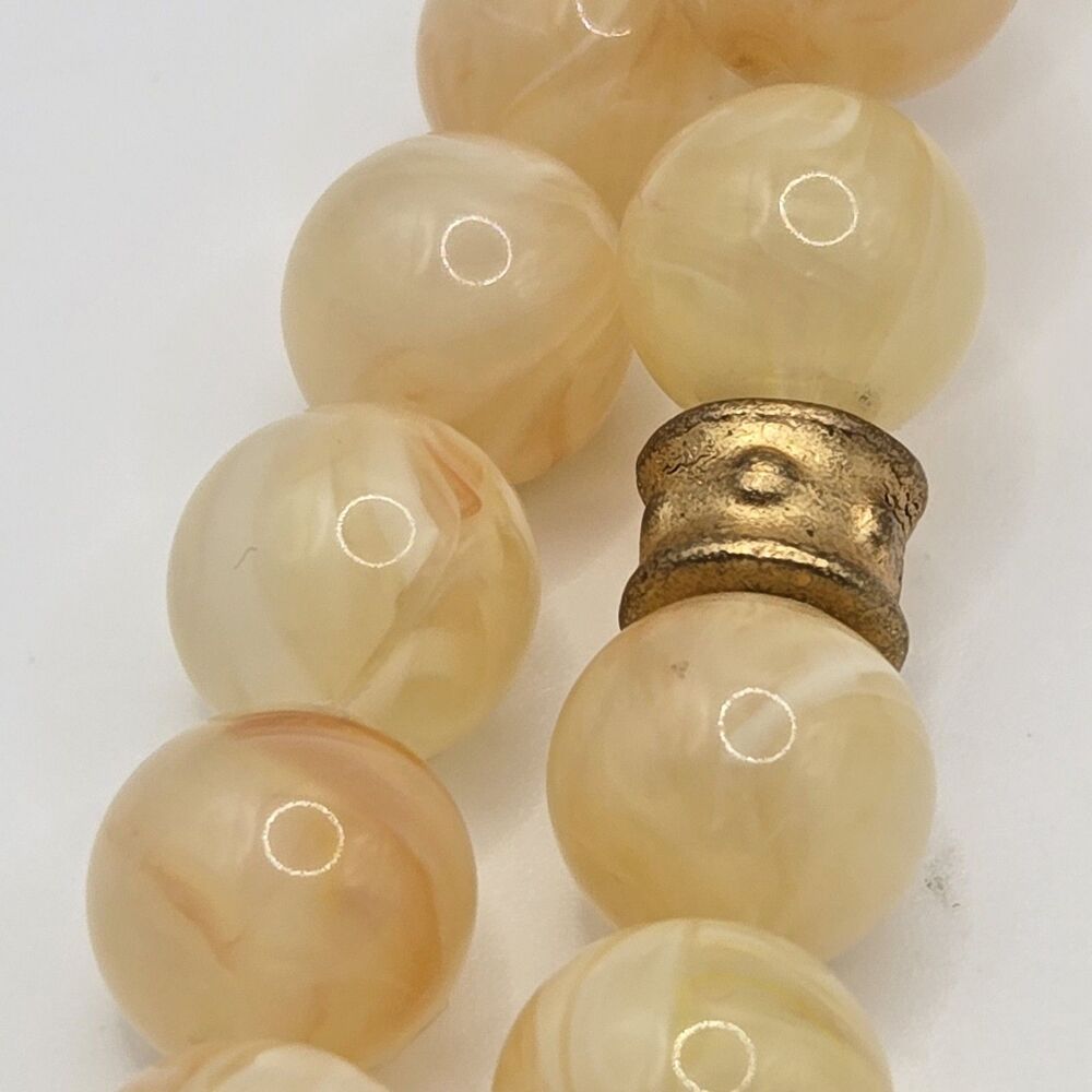 Vintage 2 Strand Choker Necklace Honey Yellow Lucite Beads Gold-Tone Rose Clasp - Picture 6 of 10